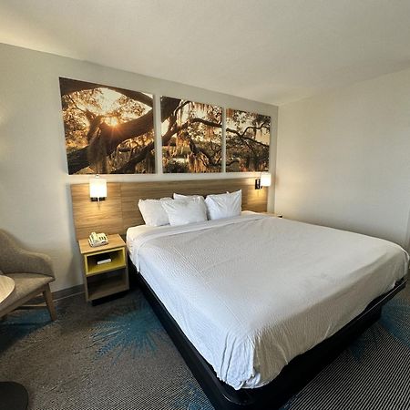 Days Inn By Wyndham Adel I-75 Extérieur photo