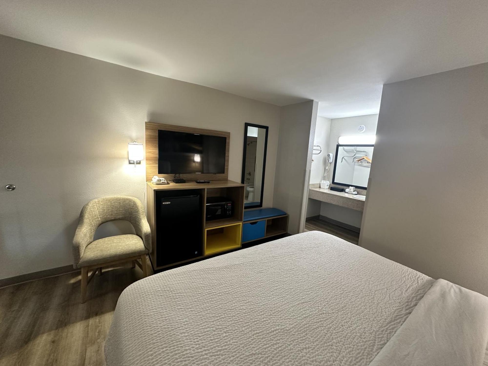 Days Inn By Wyndham Adel I-75 Extérieur photo