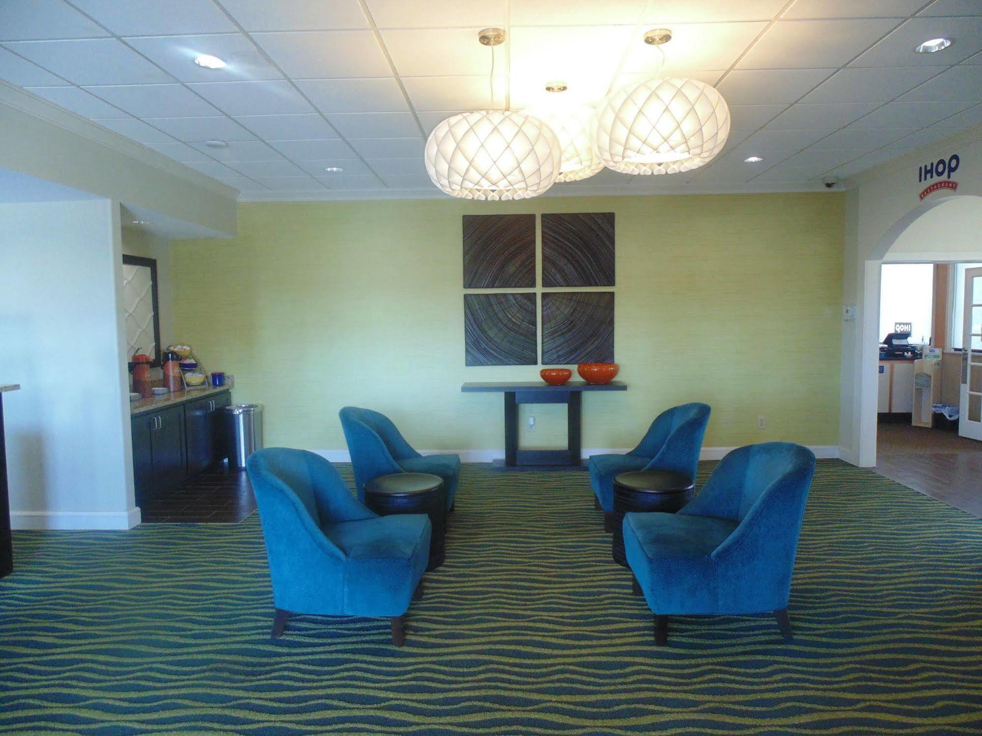 Days Inn By Wyndham Adel I-75 Extérieur photo